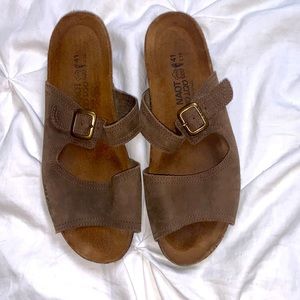 Naot leather sandals size 41 L10 size  9.5